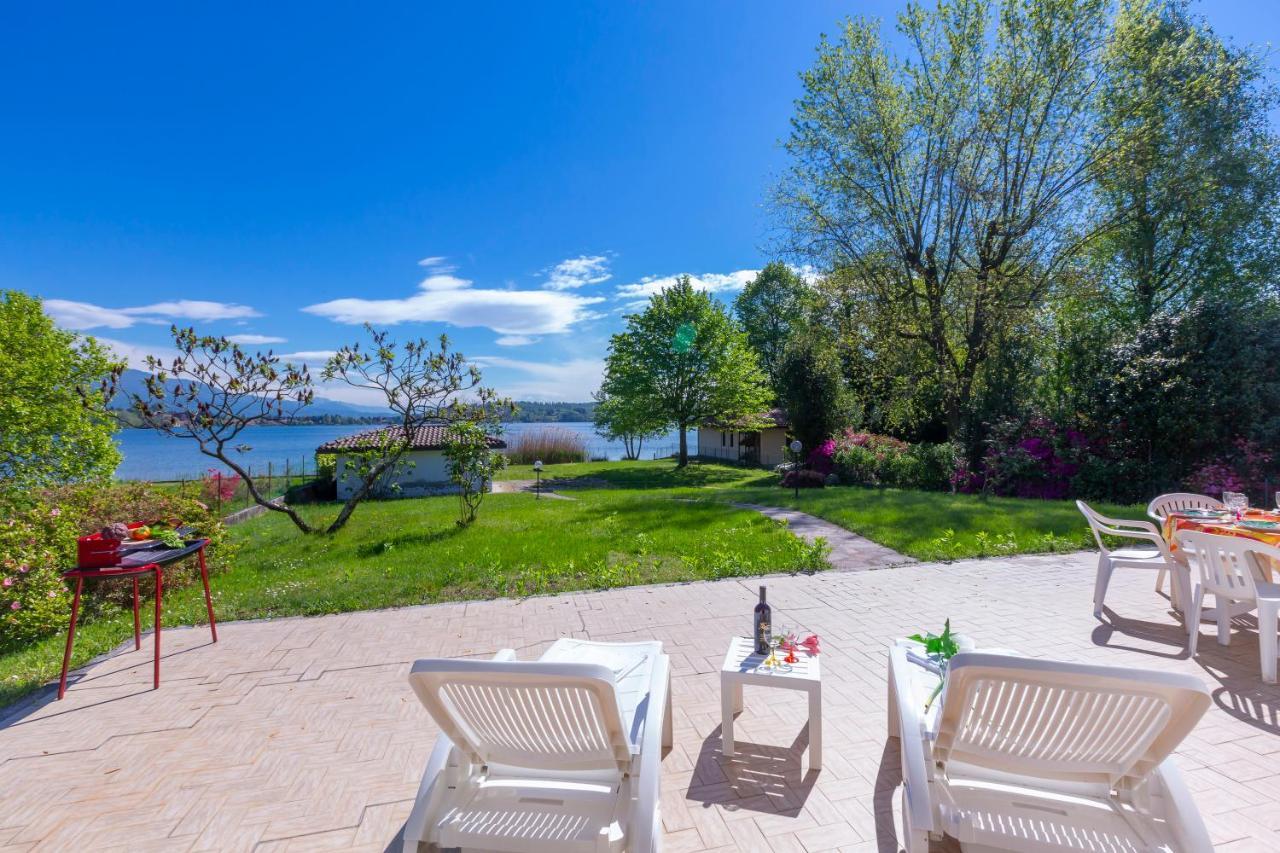 Villa Martine Au Bord Du Lac - Happy Rentals Cadrezzate Eksteriør billede