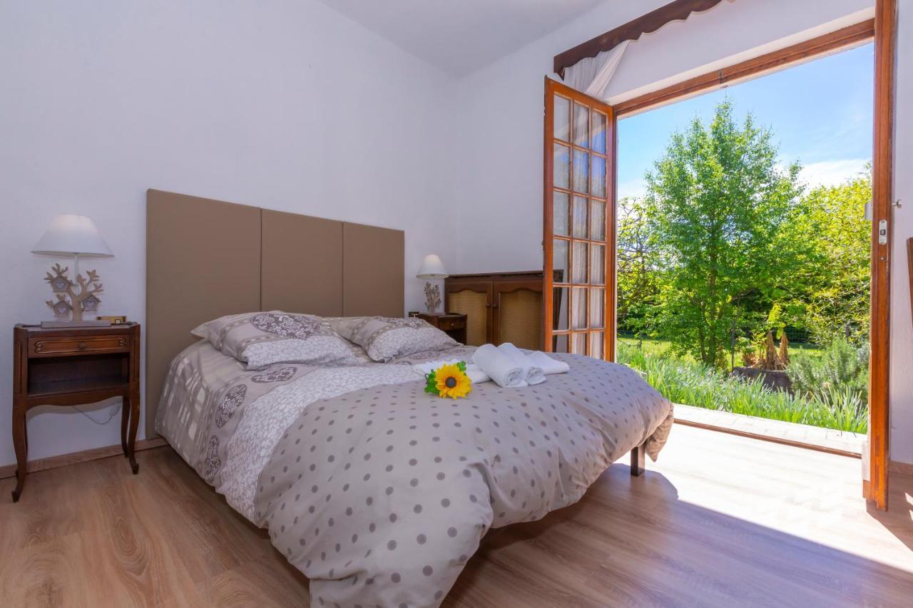 Villa Martine Au Bord Du Lac - Happy Rentals Cadrezzate Eksteriør billede