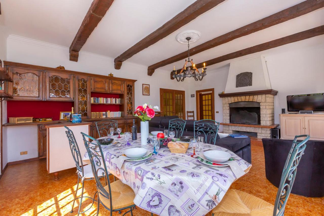 Villa Martine Au Bord Du Lac - Happy Rentals Cadrezzate Eksteriør billede