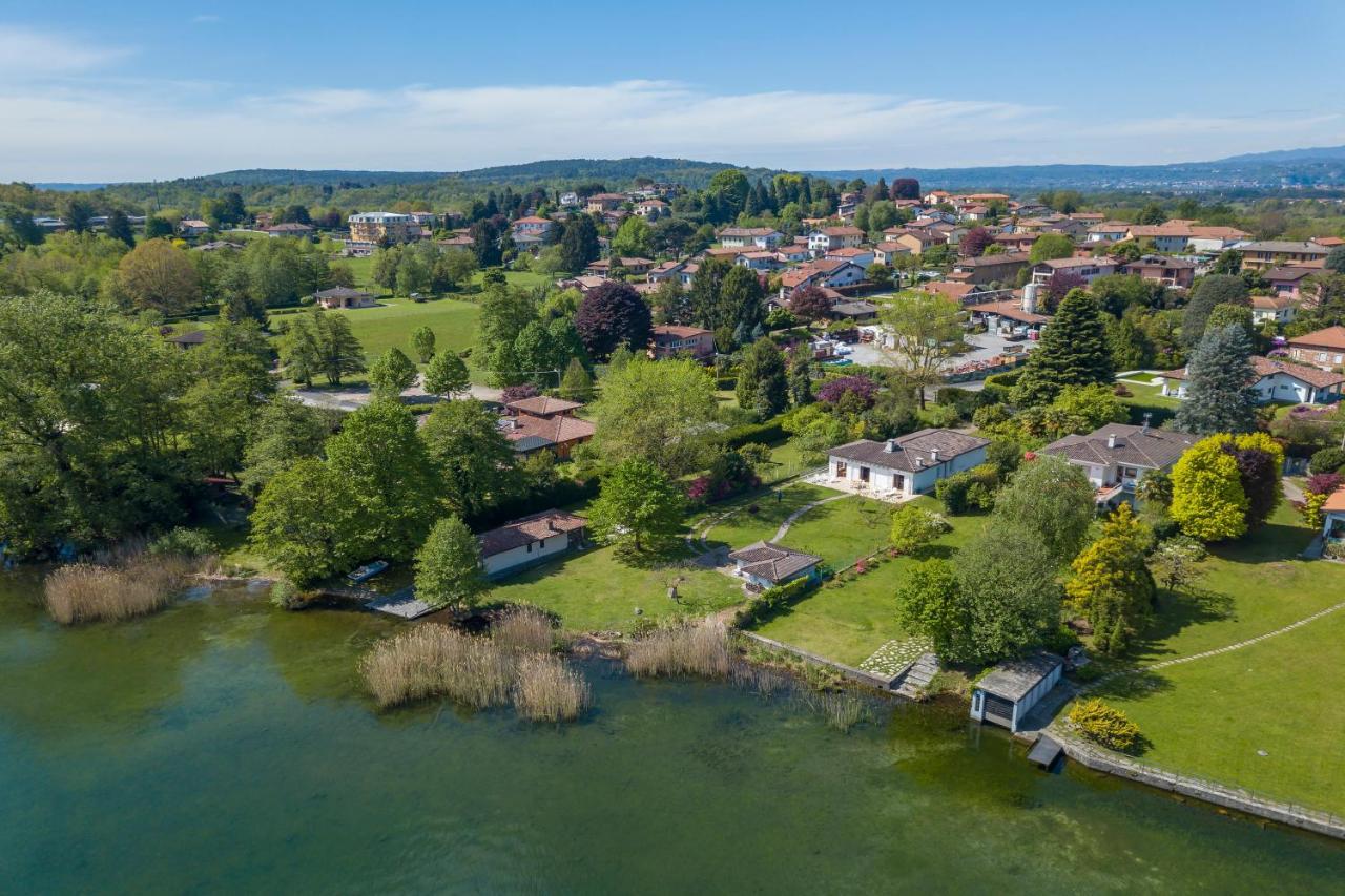 Villa Martine Au Bord Du Lac - Happy Rentals Cadrezzate Eksteriør billede