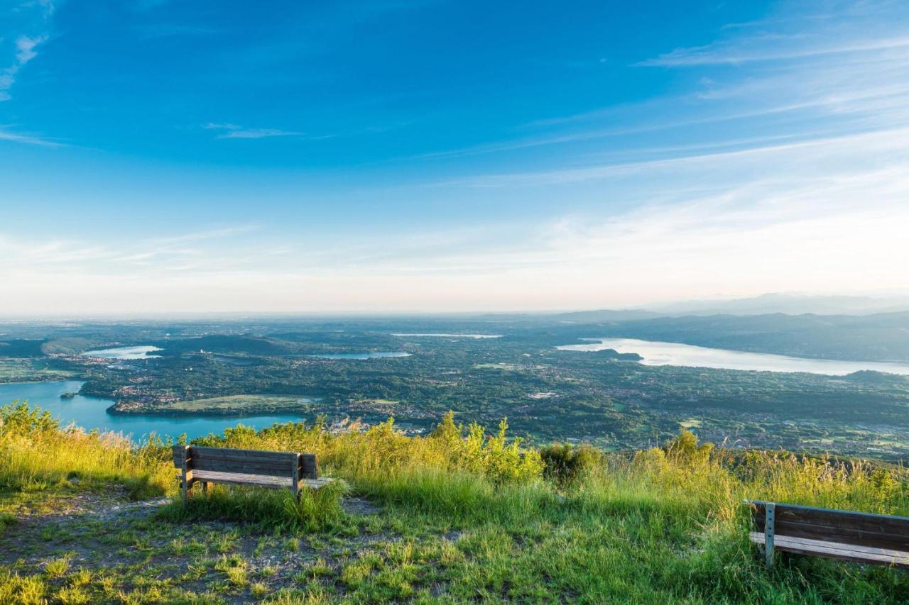Villa Martine Au Bord Du Lac - Happy Rentals Cadrezzate Eksteriør billede