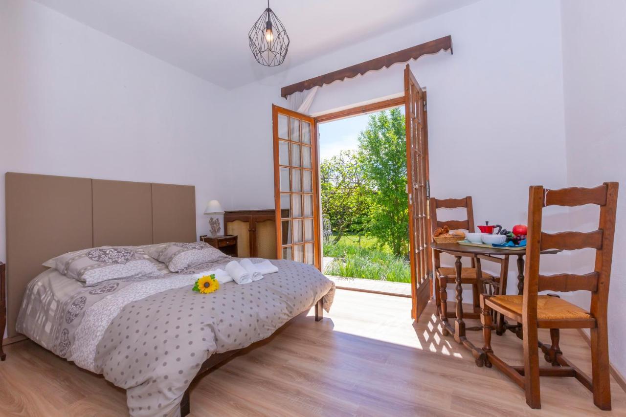 Villa Martine Au Bord Du Lac - Happy Rentals Cadrezzate Eksteriør billede